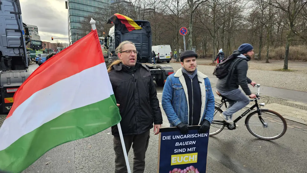 „A szakemberek már csak a kormányból hiányoznak” – Berlinben továbbra is demonstrálnak a gazdák