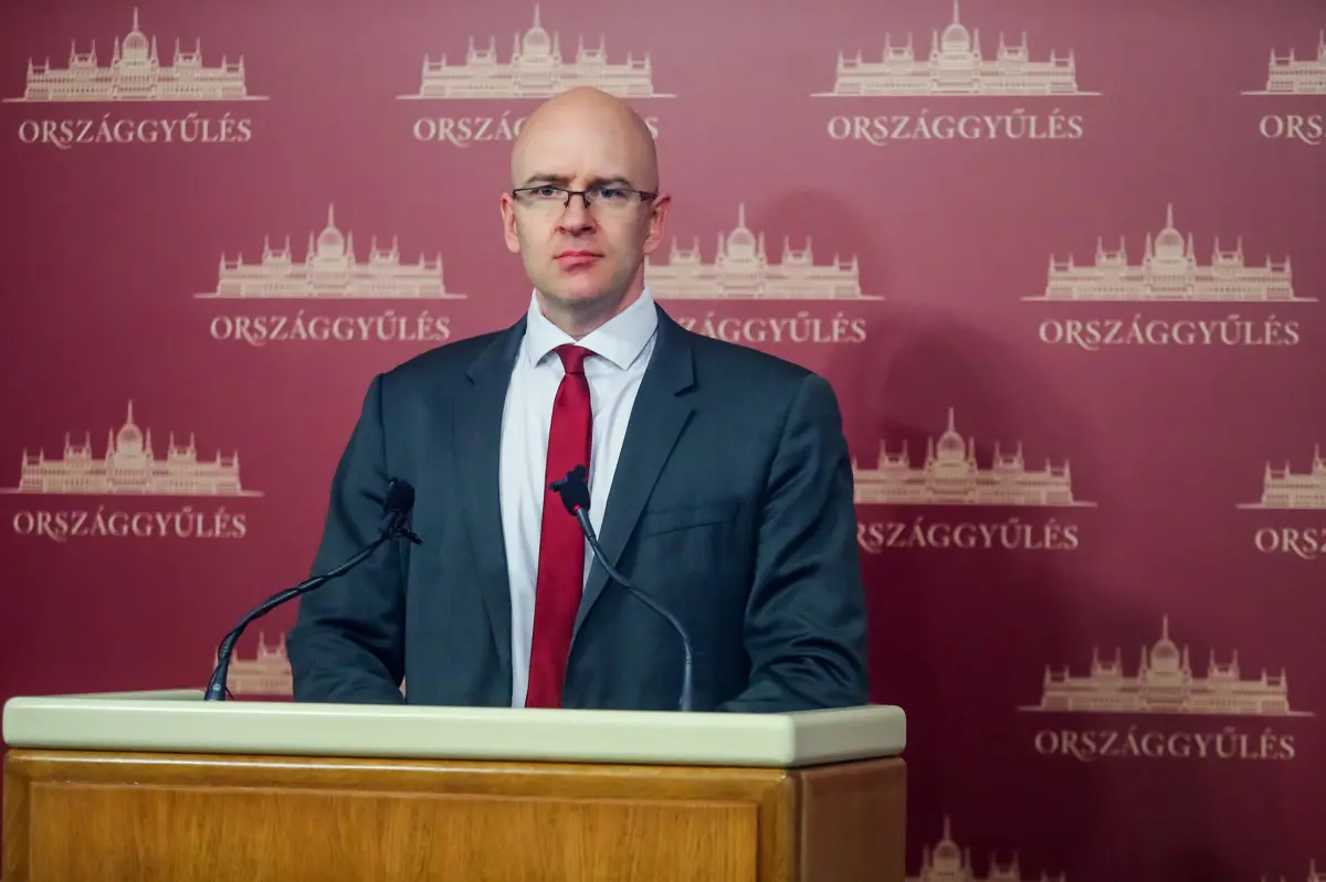 Beszólt a Jobbik az akkumulátorgyáraknak
