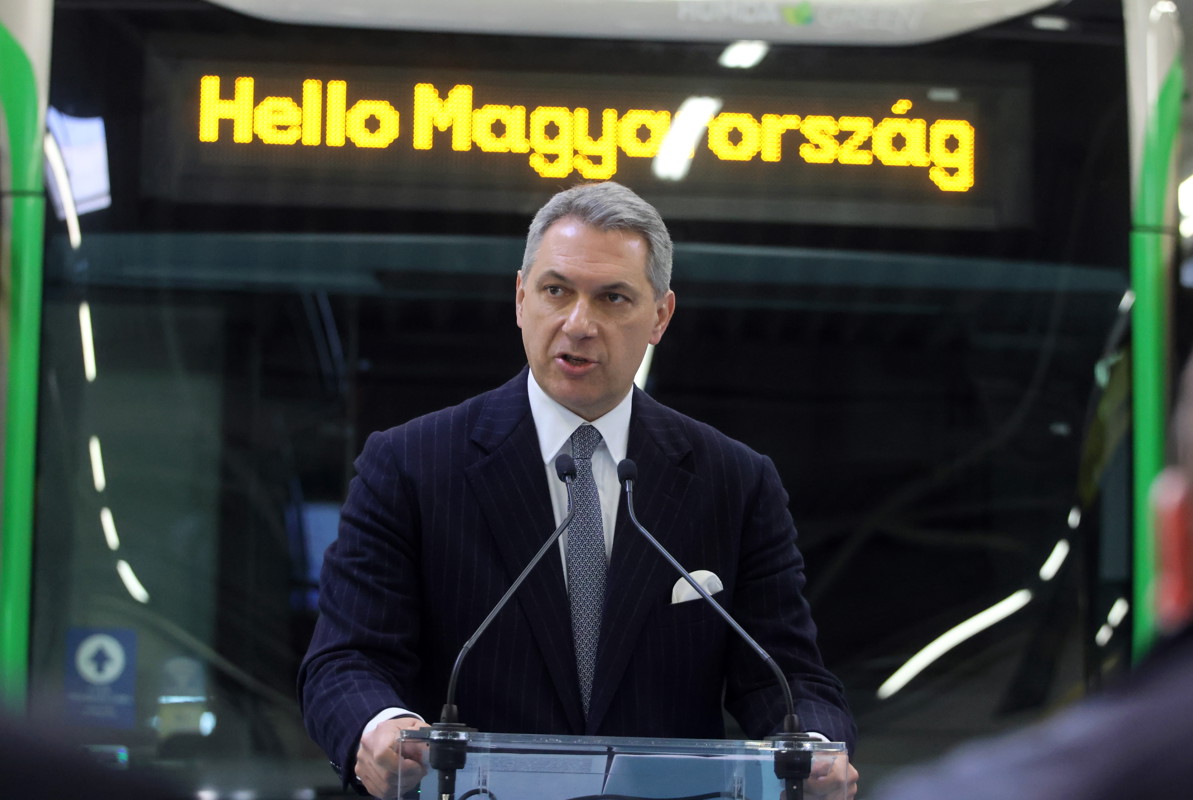 Lázár János embere elismerte: működésképtelen a MÁV jelenleg