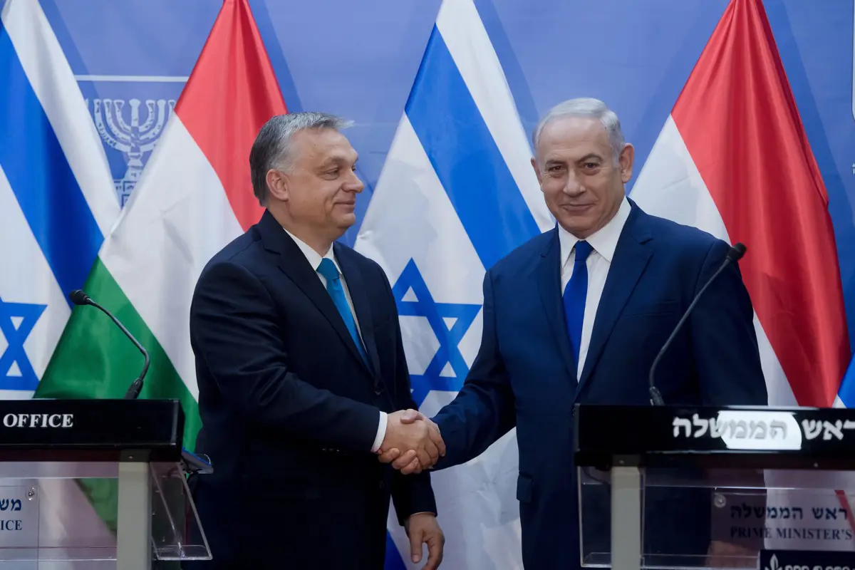 Benjámin Netanjahu szerint égbekiáltóan képmutató az Izraelt népirtással vádoló Dél-afrikai Köztársaság