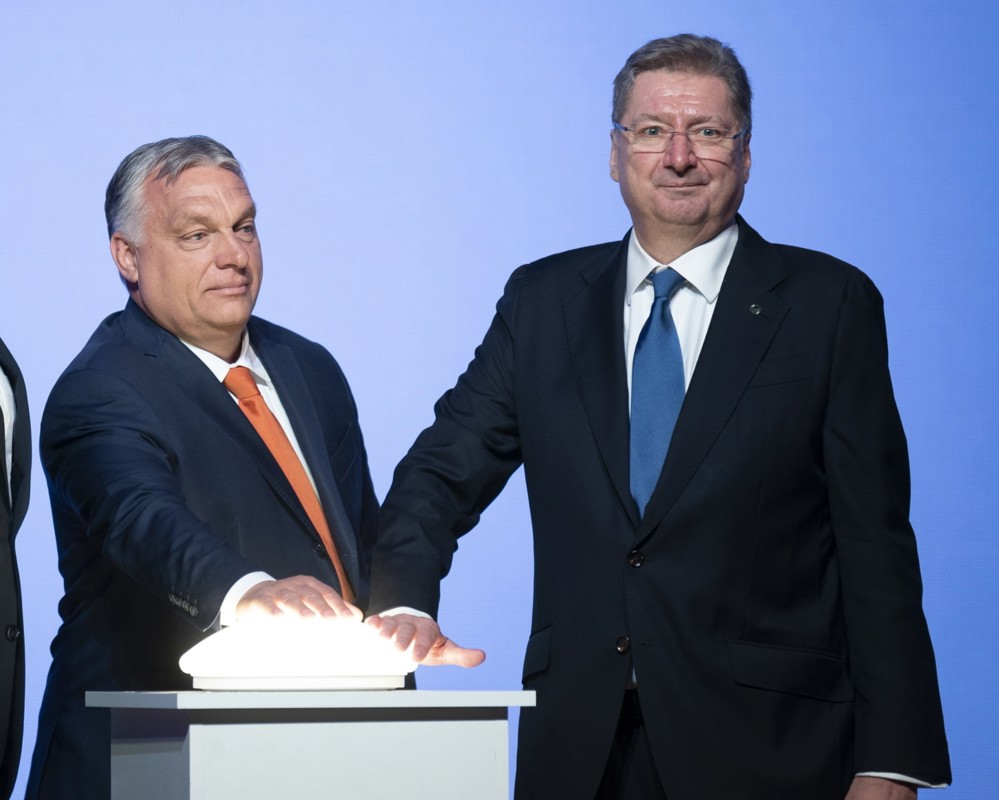 Jobbik: Komoly gyomrost vitt be a jegybankelnök Orbán Viktornak és Parragh Lászlónak