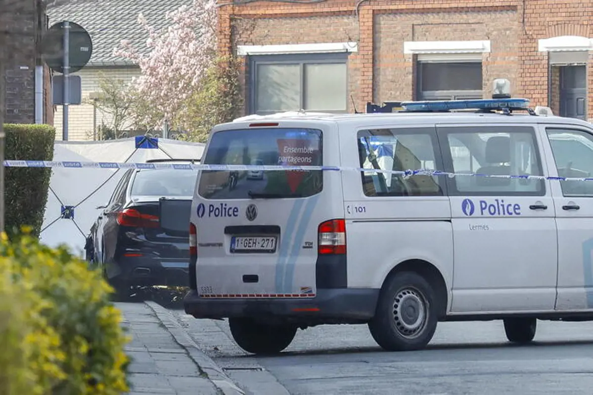 Karneválozó tömegbe hajtott egy autó Belgiumban, hatan meghaltak, 30-an megsérültek