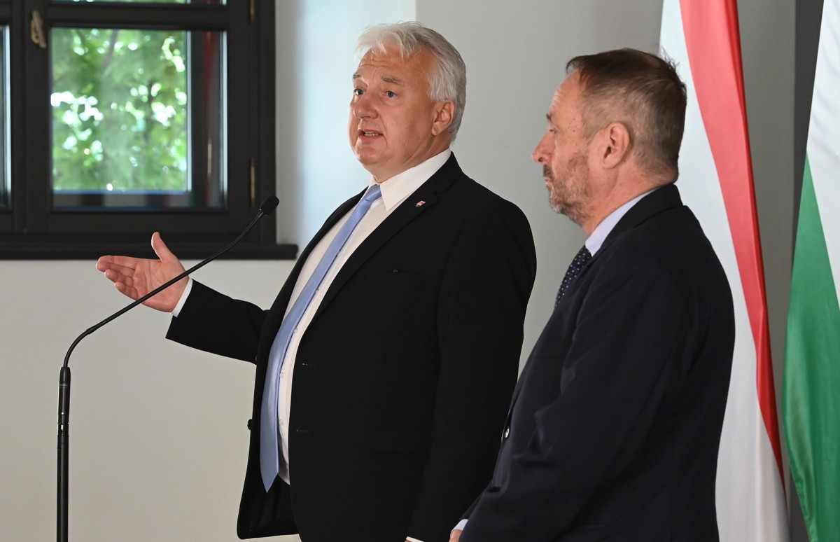 A KDNP utolsó pillanatait élheti az Európai Néppártban