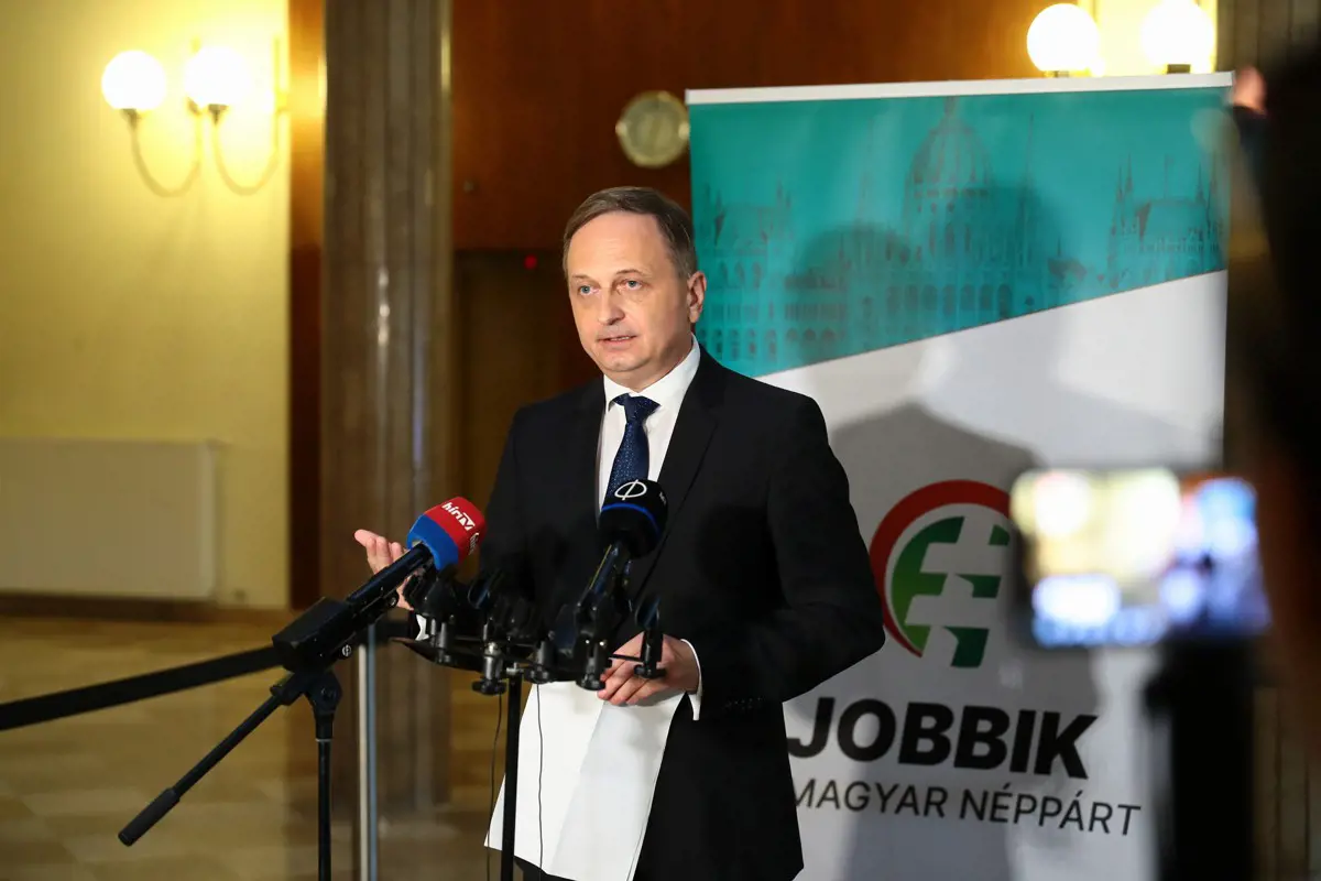 Brenner Koloman a Die Pressében írt arról, hogy Orbán visszaél az uniós forrásokkal