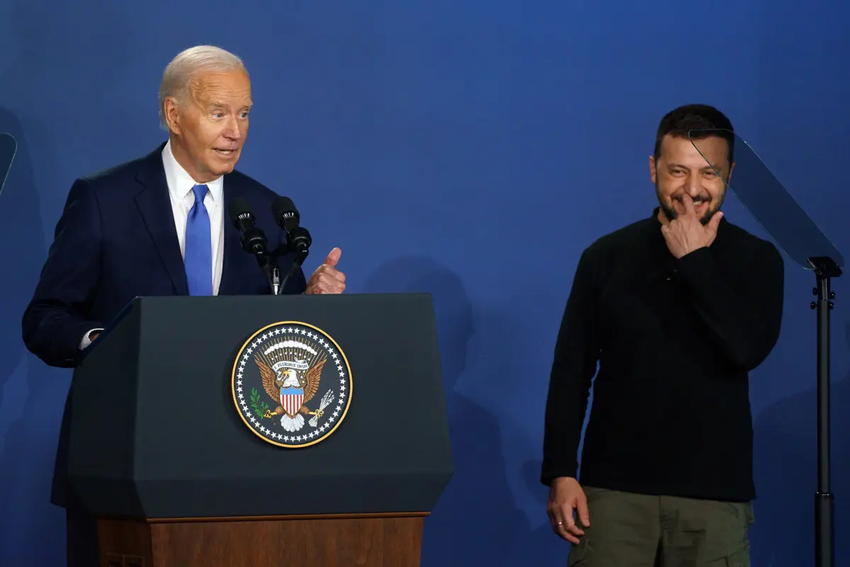 Biden új katonai szállítmányt jelentett be Ukrajnának, majd közölte, nem lép vissza