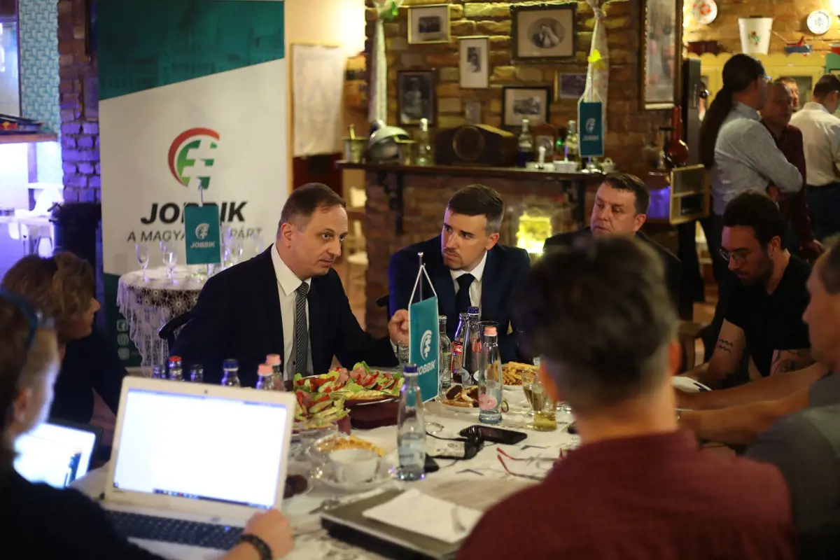 Elemző: a Jobbik Elvi Nyilatkozata egy határozott, mainstream jobbközép deklaráció