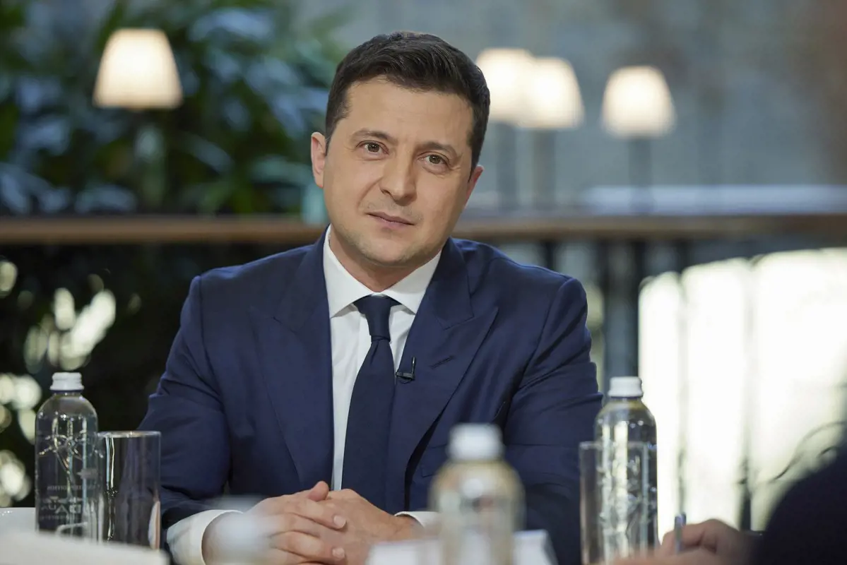 Az RTL Klubon debütál a sorozat, aminek sikerén felbuzdulva politikai pályára lépett az ukrán elnök