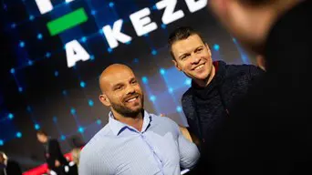 Nyugdíjasokat megkárosító szélhámos a fideszes Harcosok Klubjában