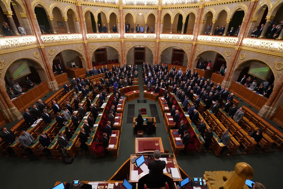 Parlamenti obstrukció: délutántól hajnalig folyt a vita az egészségügy átalakításáról