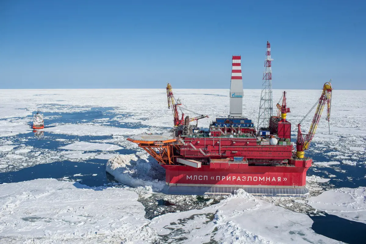 A sarkvidéki tengeri útvonalon át szállított olajat Kínába a Gazprom