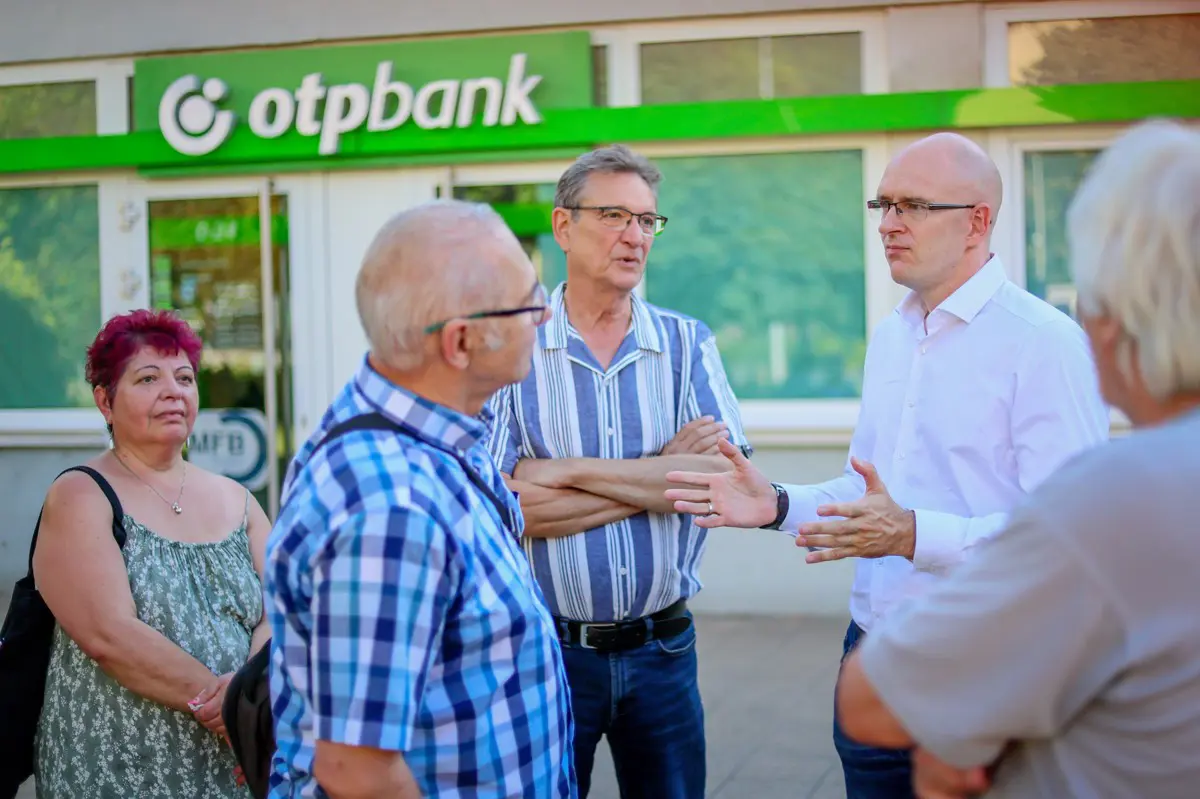 Z. Kárpát Dánielék bejelentővonalat hoznak létre a kilakoltatás előtt állók védelméért