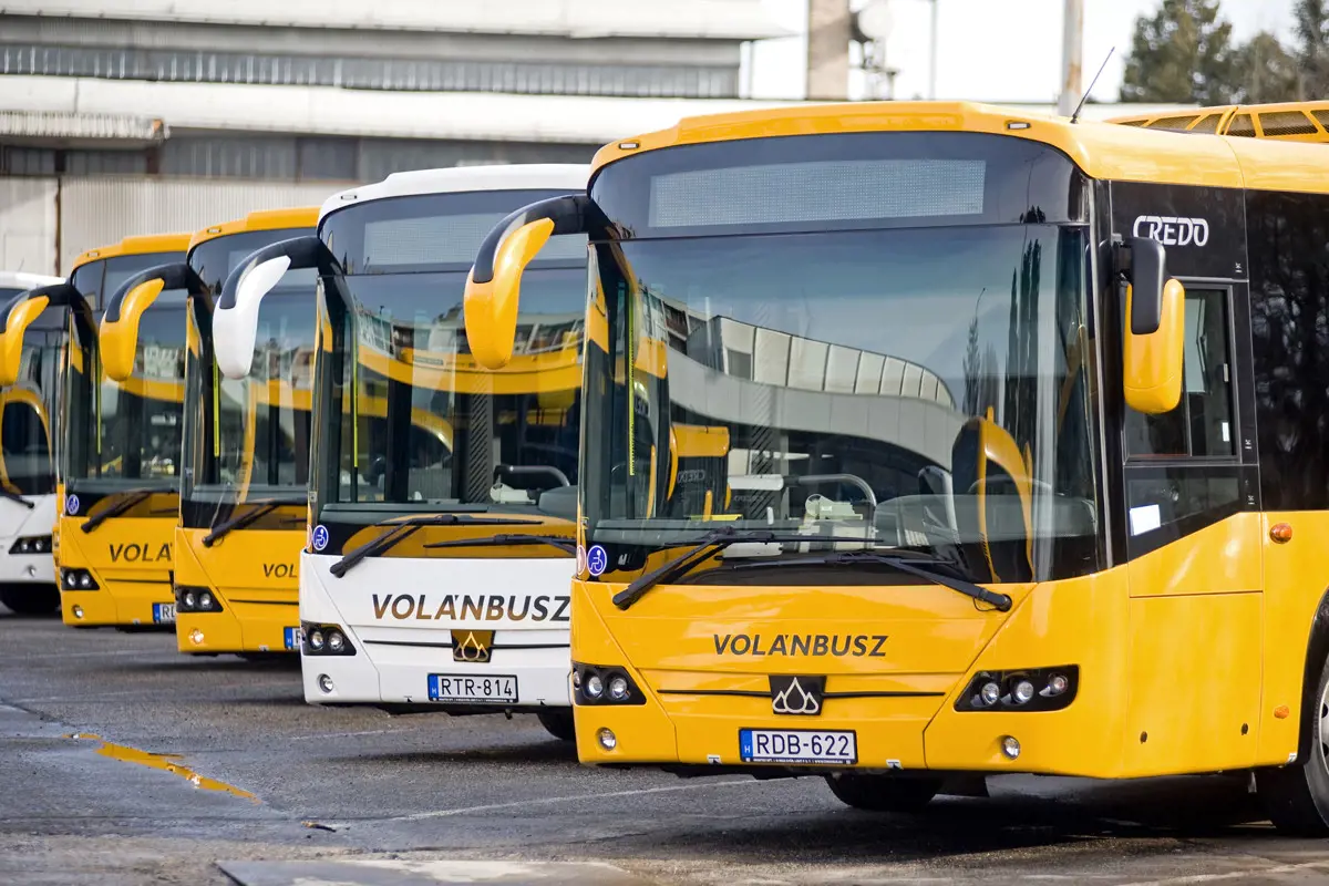 Vitézy bejelentette, 140 új jármű érkezik a Volánbusz hálózatába