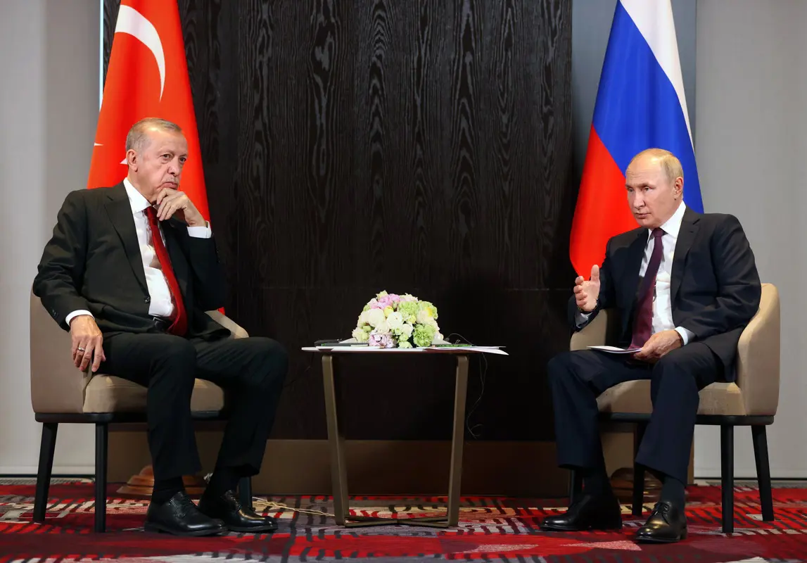 Erdogan Putyinnak: Senkinek sem használ a fekete-tengeri gabonafolyosó leállítása
