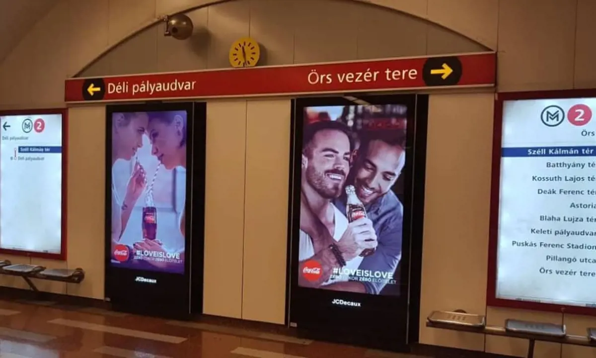 Letarolta a magyar netet a Coca-Cola plakátjait követő hiszti