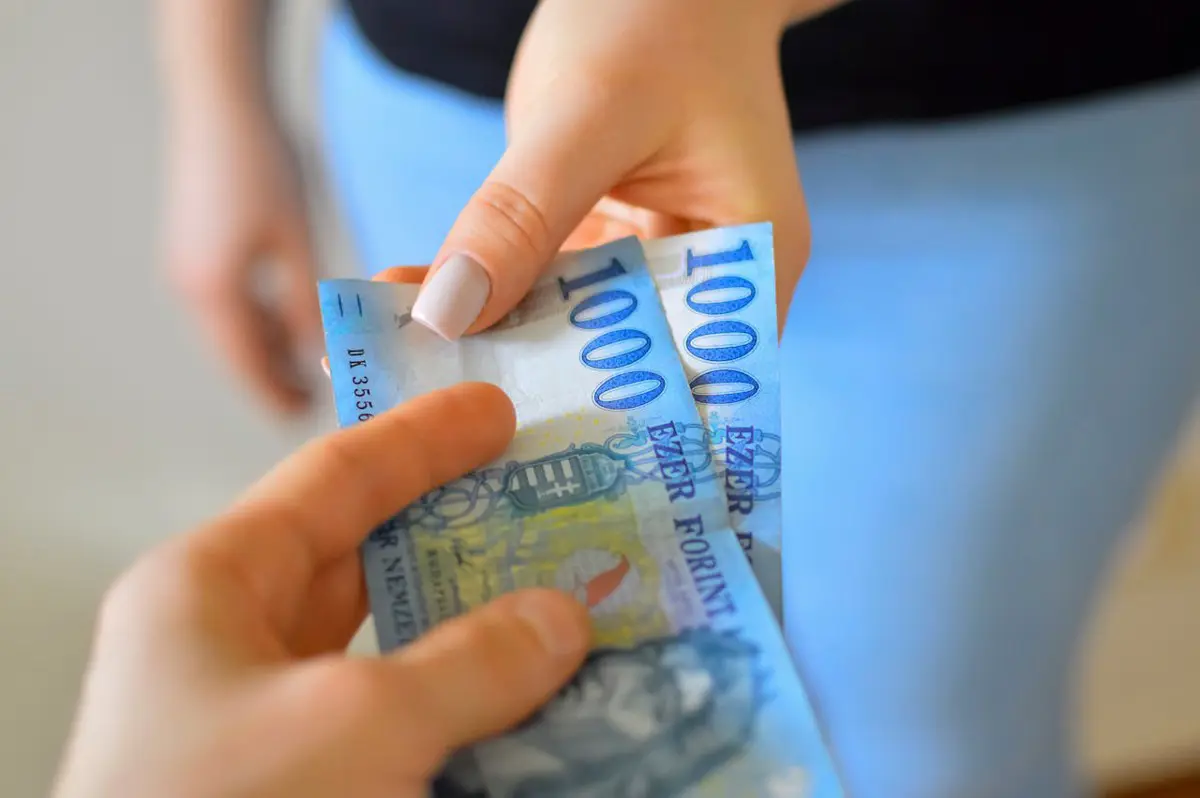 Képtelen magához térni a forint
