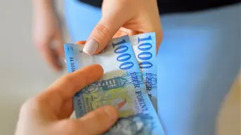 Képtelen magához térni a forint