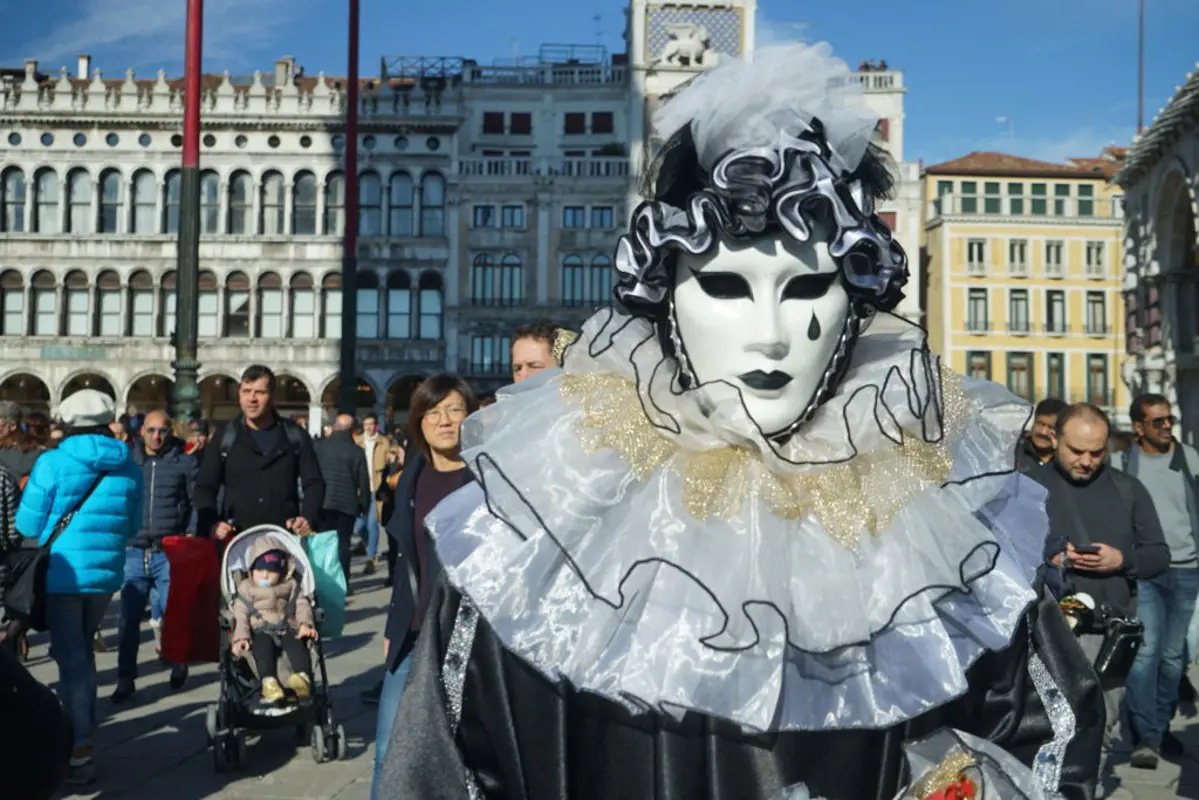 Meccsek maradnak el és megszakítják a velencei karnevált a koronavírus miatt