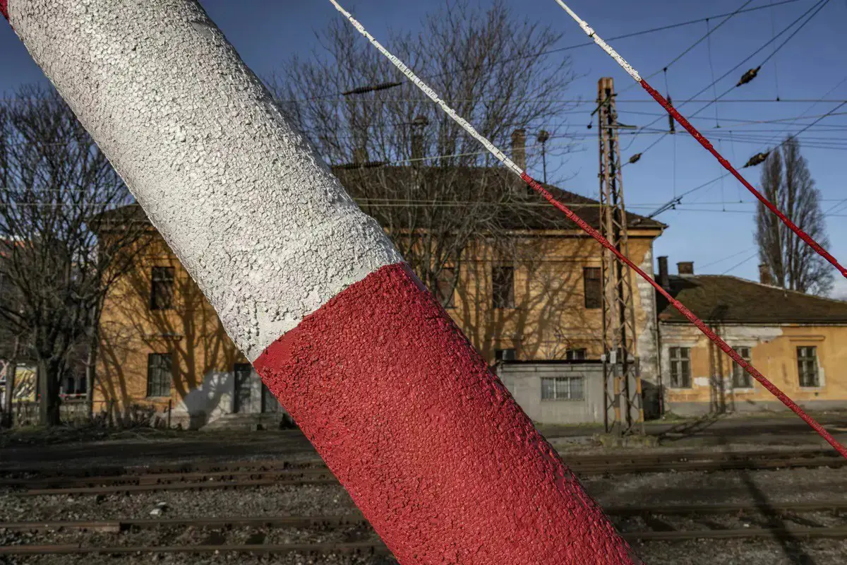 A  kormány átengedi Rákosrendezőt a fővárosnak