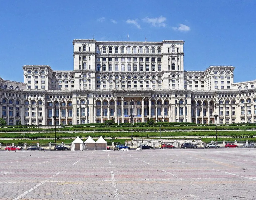Határozatképtelenség miatt nem bukott meg a román kormány