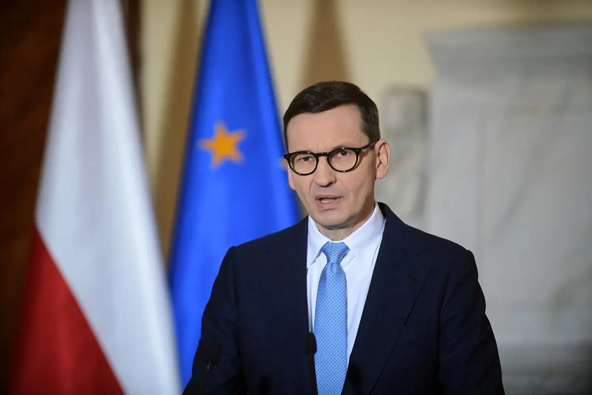 Morawiecki szerint tiszteletben kell tartani a magyar választást, Orbántól súlyosabb orosz szankciók kivetését kérte