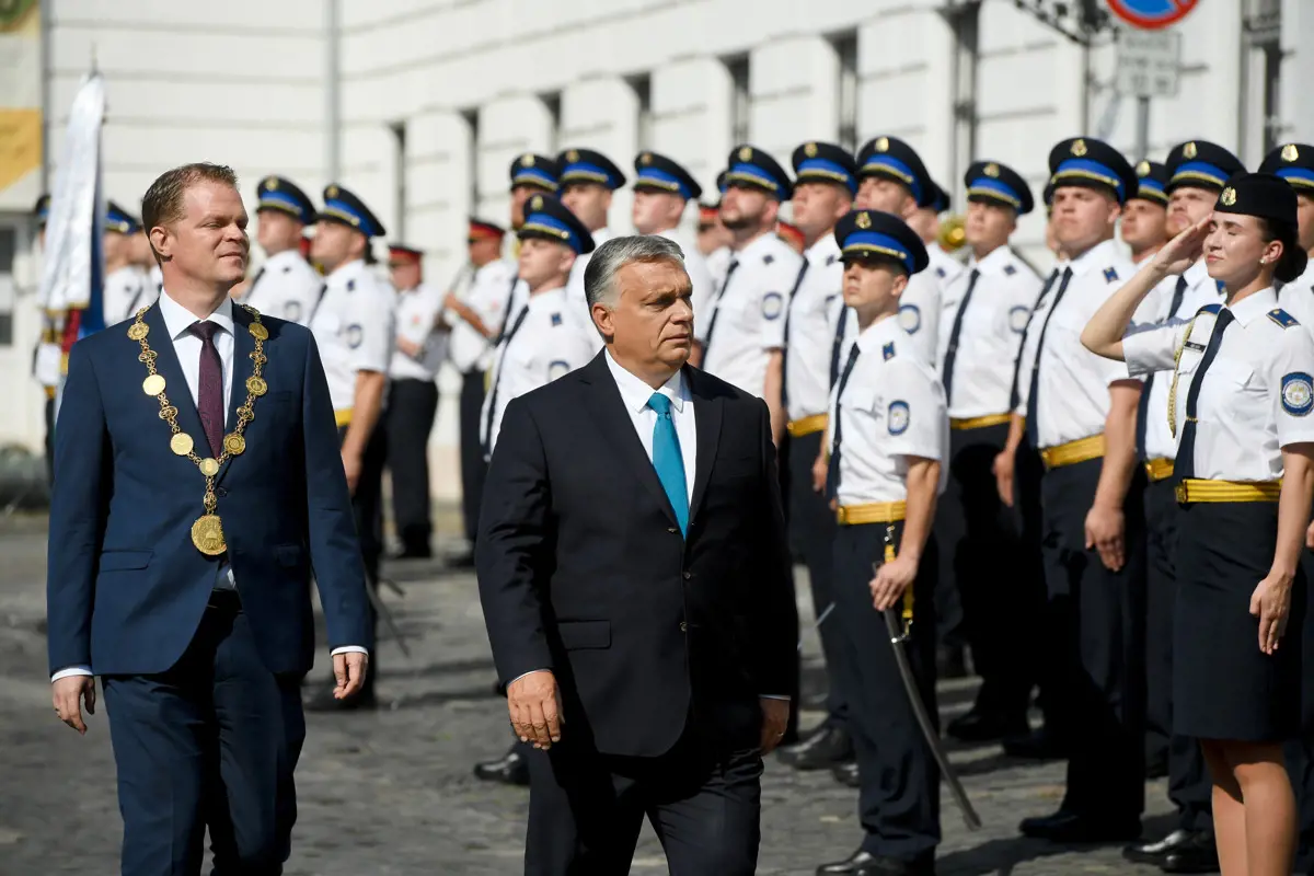 Orbán is beállt a fehér felsőbbrendűséget hirdetők táborába?