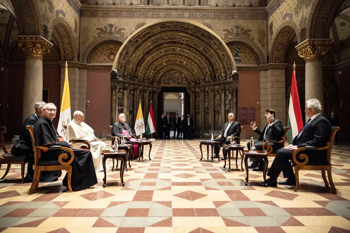 NEK: a Szépművészeti Múzeumban találkozott Áder Jánossal és Orbán Viktorral a pápa