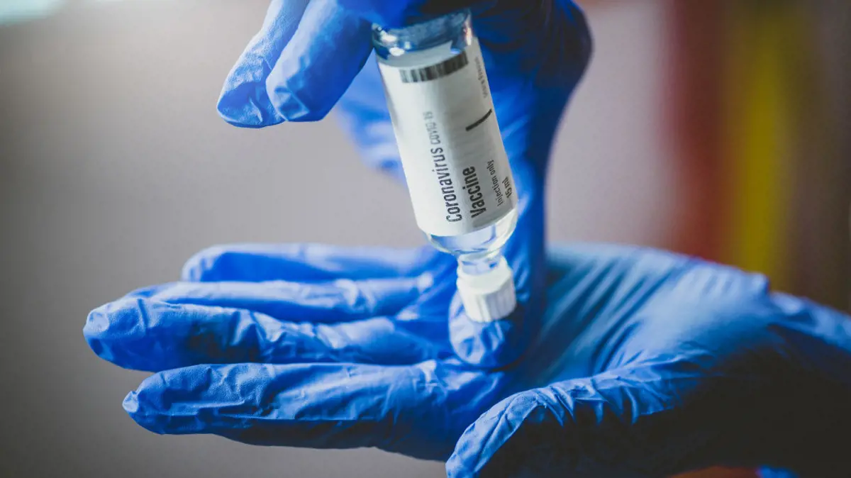 Meghalt a fiatal orvos, aki részt vett a koronavírus-vakcina tesztelésben