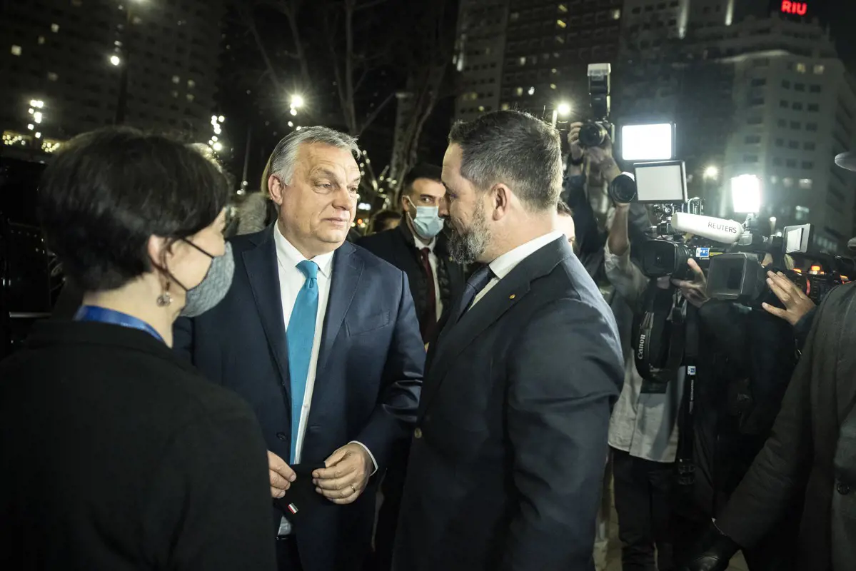 Mielőtt Putyinnal találkozna, a spanyol populisták miatt Madridba ment Orbán Viktor