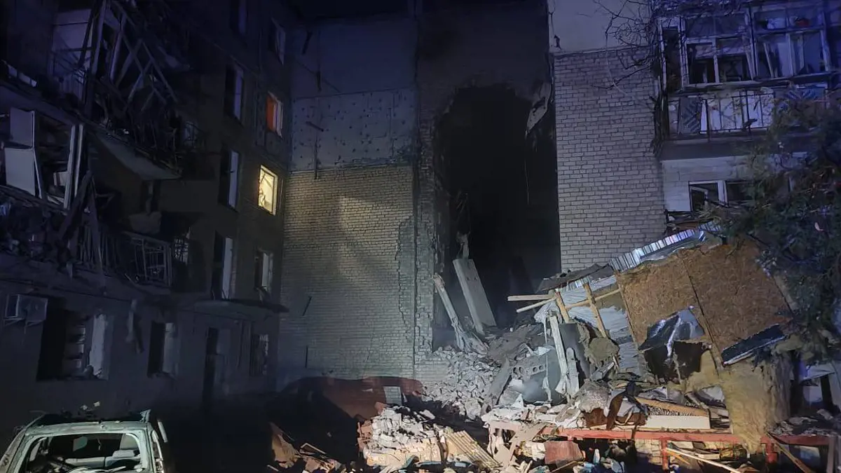 Többen meghaltak, miután orosz rakéták csapódtak egy lakótömbbe Mikolajivban