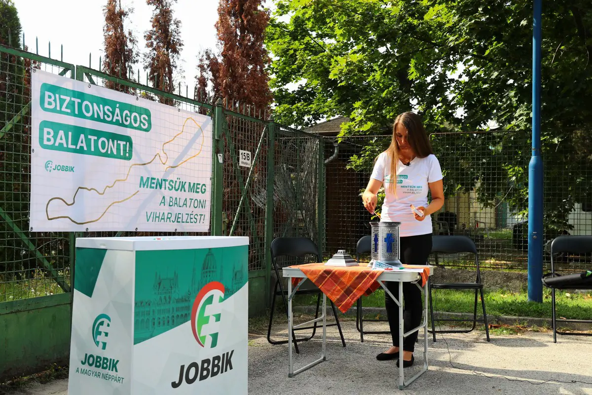 Biztonságos Balatont! - Itt követheti élőben a jobbikos országgyűlési képviselő figyelemfelhívó éhségsztrájkát