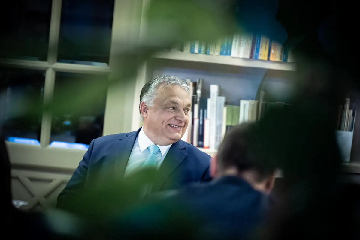 A német sajtót is foglalkoztatja, hogy a kémbotrány közben inkább népszavazást hirdetett Orbán