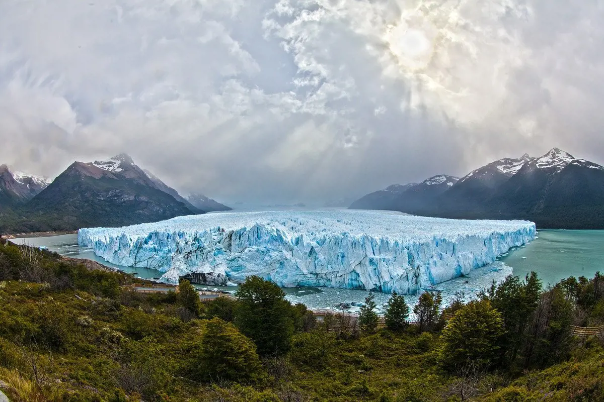 Minden eddiginél gyorsabban olvad a világ csaknem összes gleccsere
