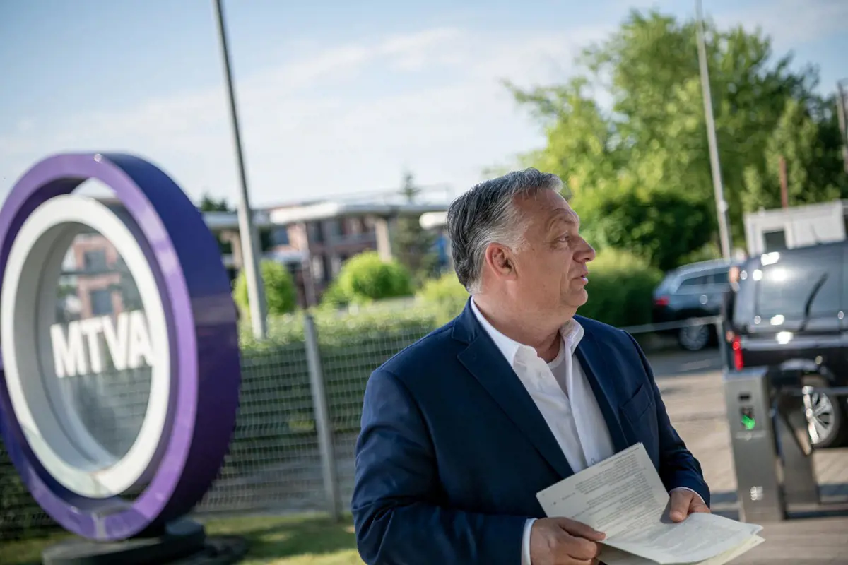 Orbán: engem is megrángatott a járvány! – A kormányfő 2 évre szüneteltetné a migrációt, az egész világon