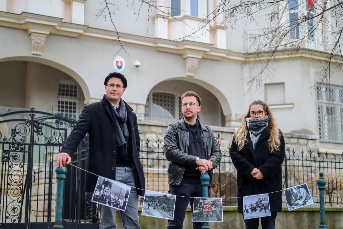 Stop Beneš: a szlovák nagykövetségnél tiltakozott a Jobbik IT