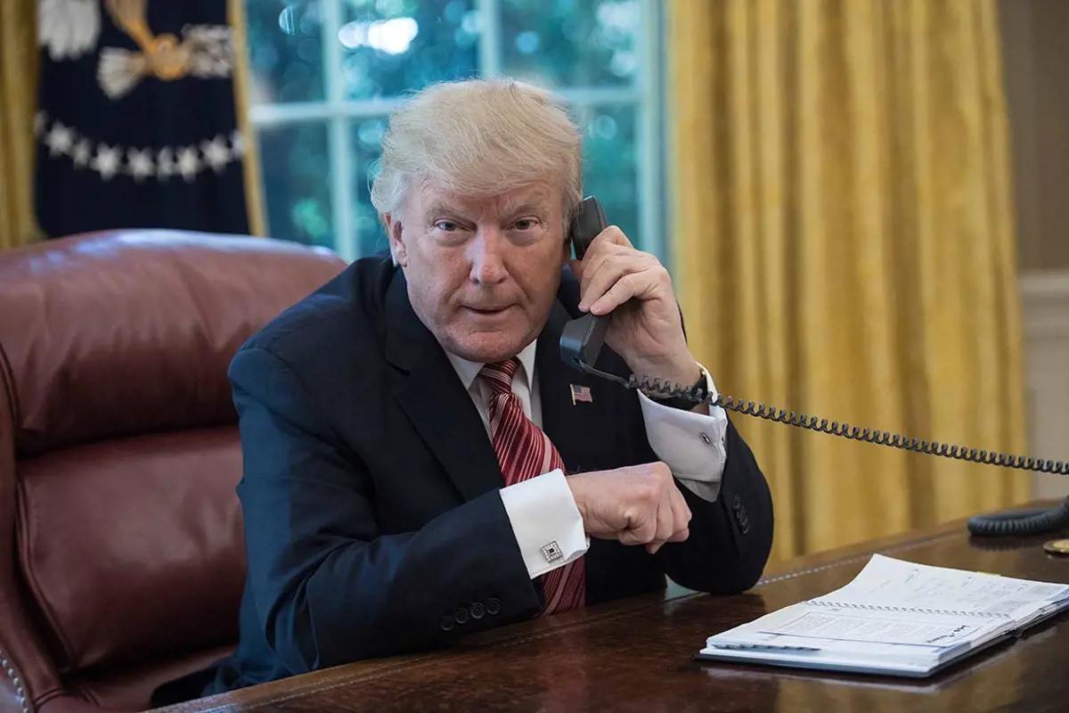 Trump felhívta ma Netanjahut, hogy segítse őt hatalomban tartani