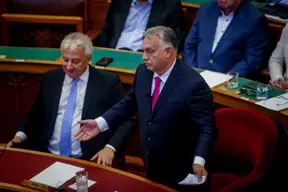 Jobbik: Orbán ne navigálja akkumulátor-zsákutcába a gazdaságot!