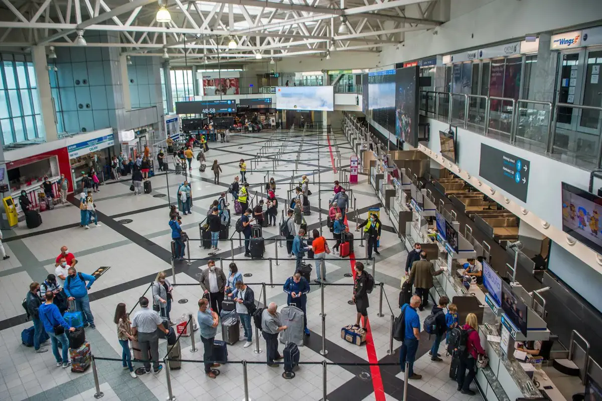 Országos informatikai probléma van a határátkelőhelyeken és a Liszt Ferenc repülőtéren