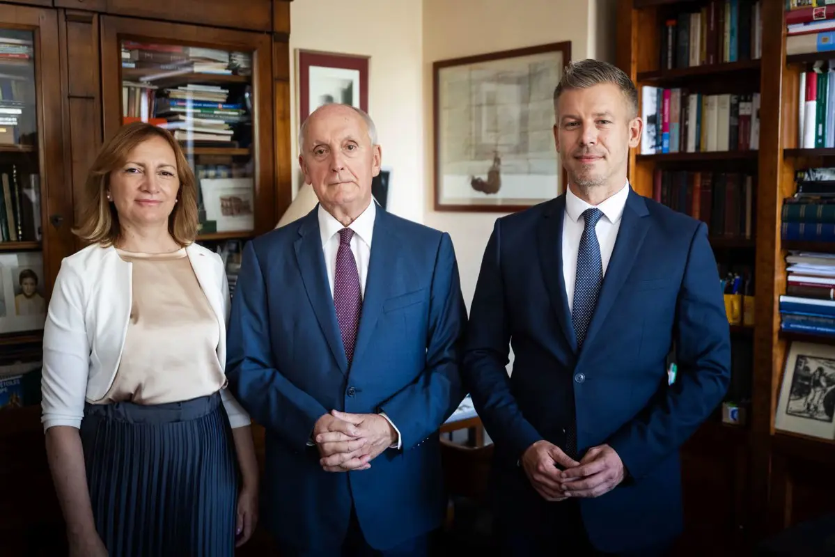 A kommunizmus nem vész el, csak átalakul