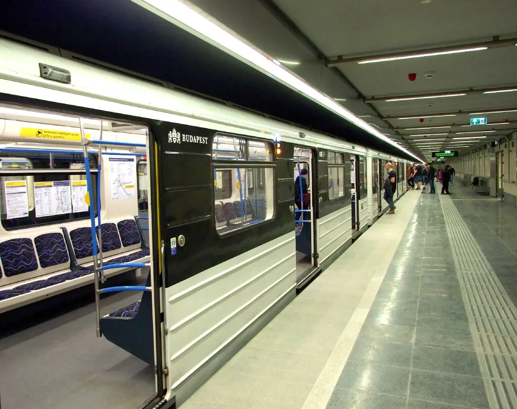 M3-as metró: A Deák tér és a Ferenciek tere állomások a tervezetnél hamarabb készülnek el
