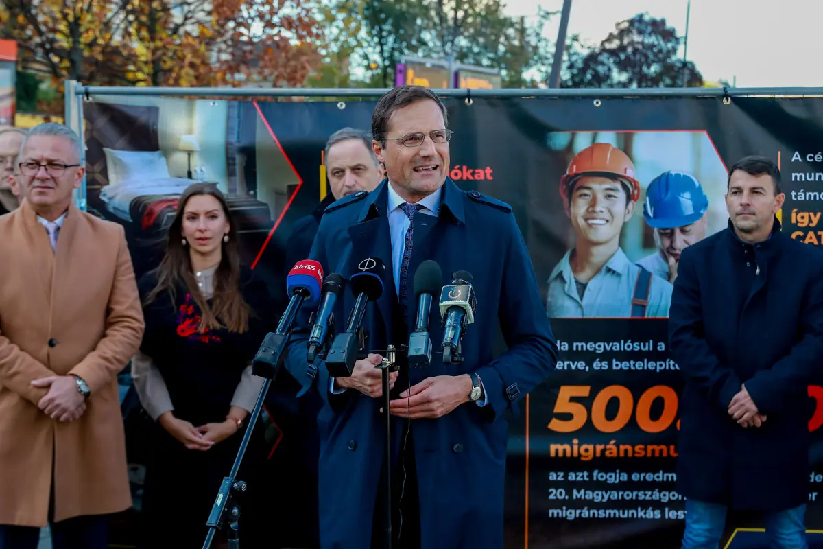A kormány félmillió vendégmunkást hozna hazánkba, a Jobbik-Konzervatívok országos vándorkiállítással tiltakozik