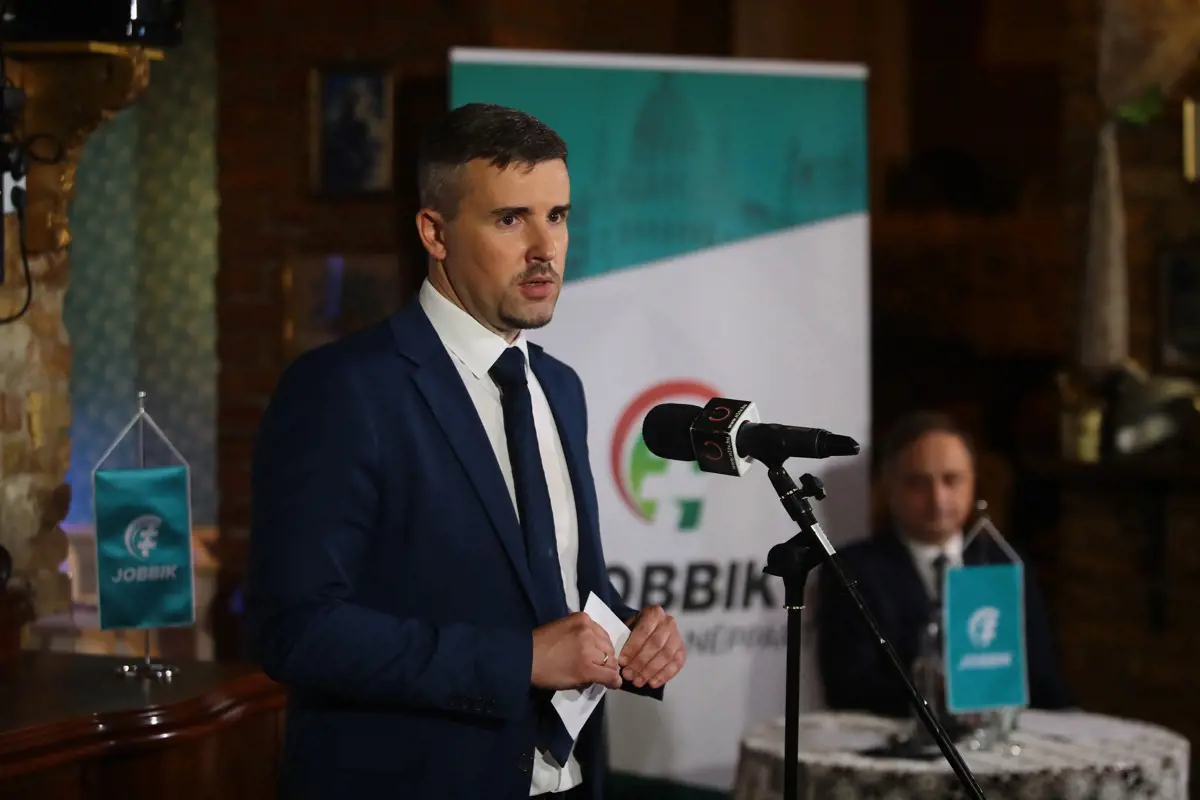 Jakab Péter visszaadta a párt lelkét - aláírták a Jobbik Elvi Nyilatkozatát