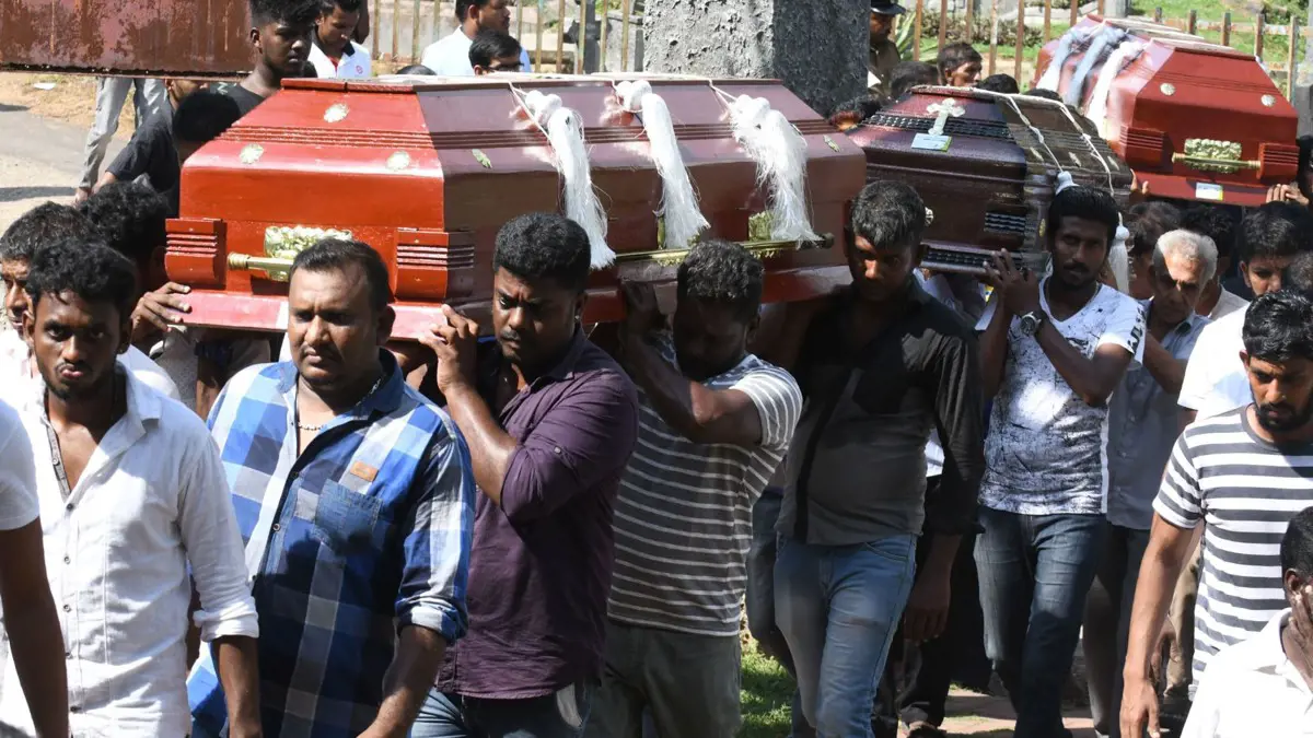 A korábban közöltnél valójában százzal kevesebb halálos áldozata van a Srí Lanka-i robbantásoknak