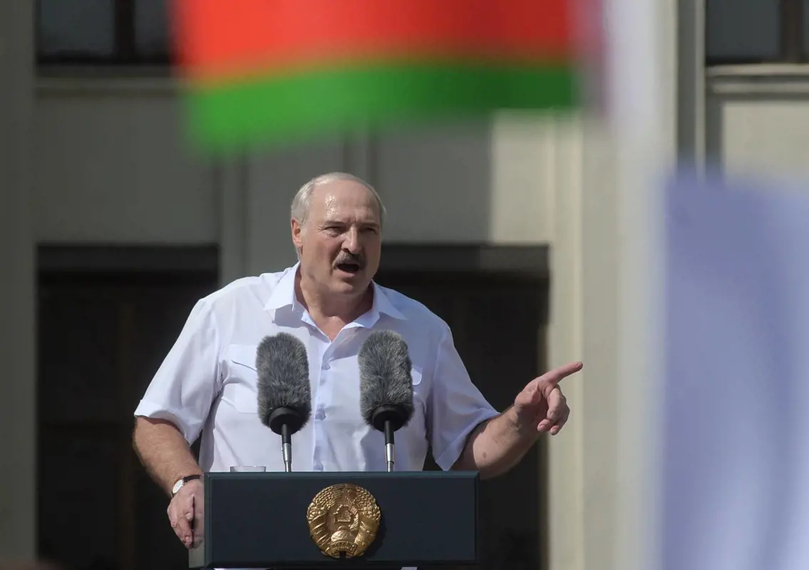 A belarusz vezetés fenyegetőzik