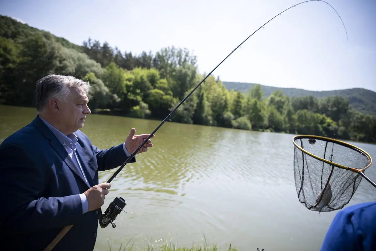 A horgászbotot ragadó Orbán azt vizionálja, 2024. június 9. sorsdöntő nap lesz Európa történelmében