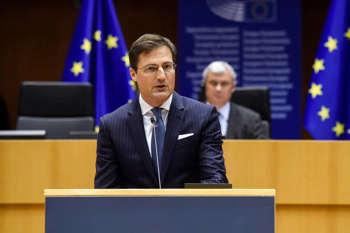 Gyöngyösi Márton szerint csak trollkodik a Fidesz az Európai Parlament megszüntetésével