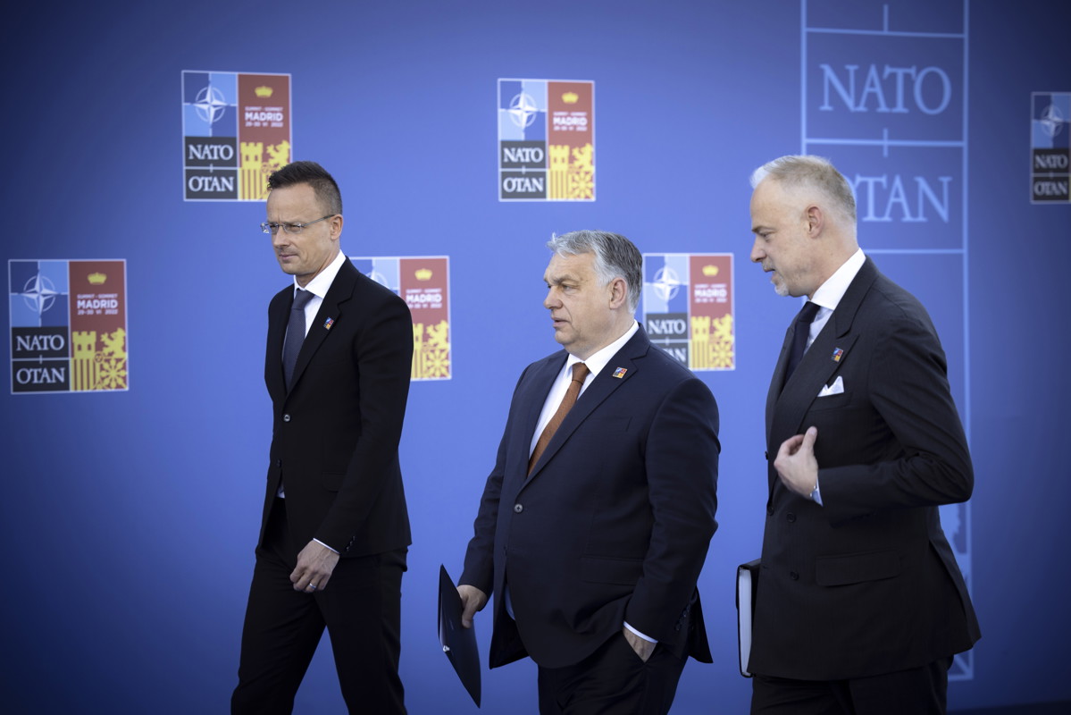 Tízmilliárdokat szórt el a kormány a határon túli focira és a külföldi média pénzelésére