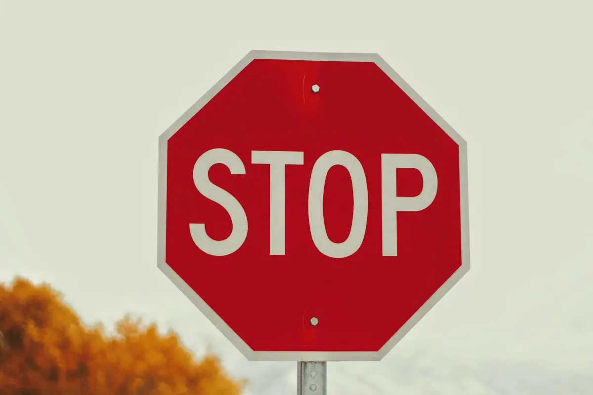 Év végéig marad a kamatstop