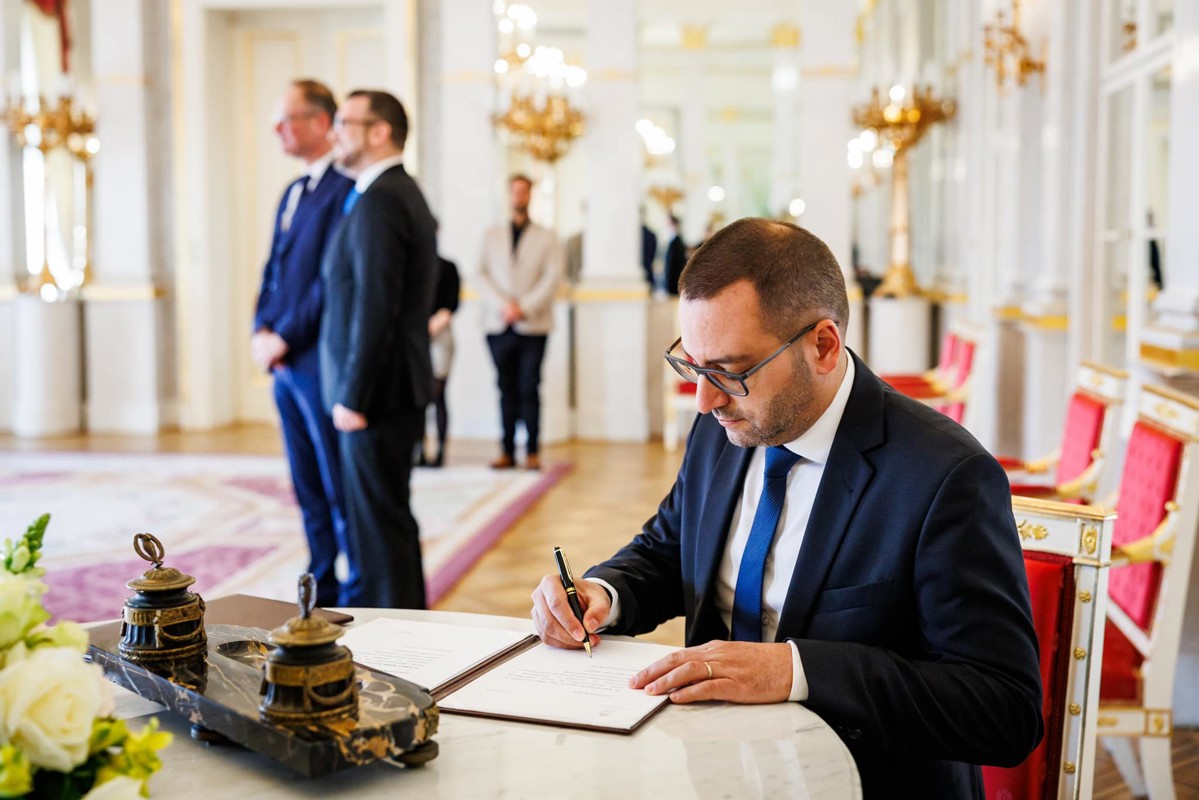 Novák Katalin kinevezte Lánczi Tamást a Szuverenitásvédelmi Hivatal élére
