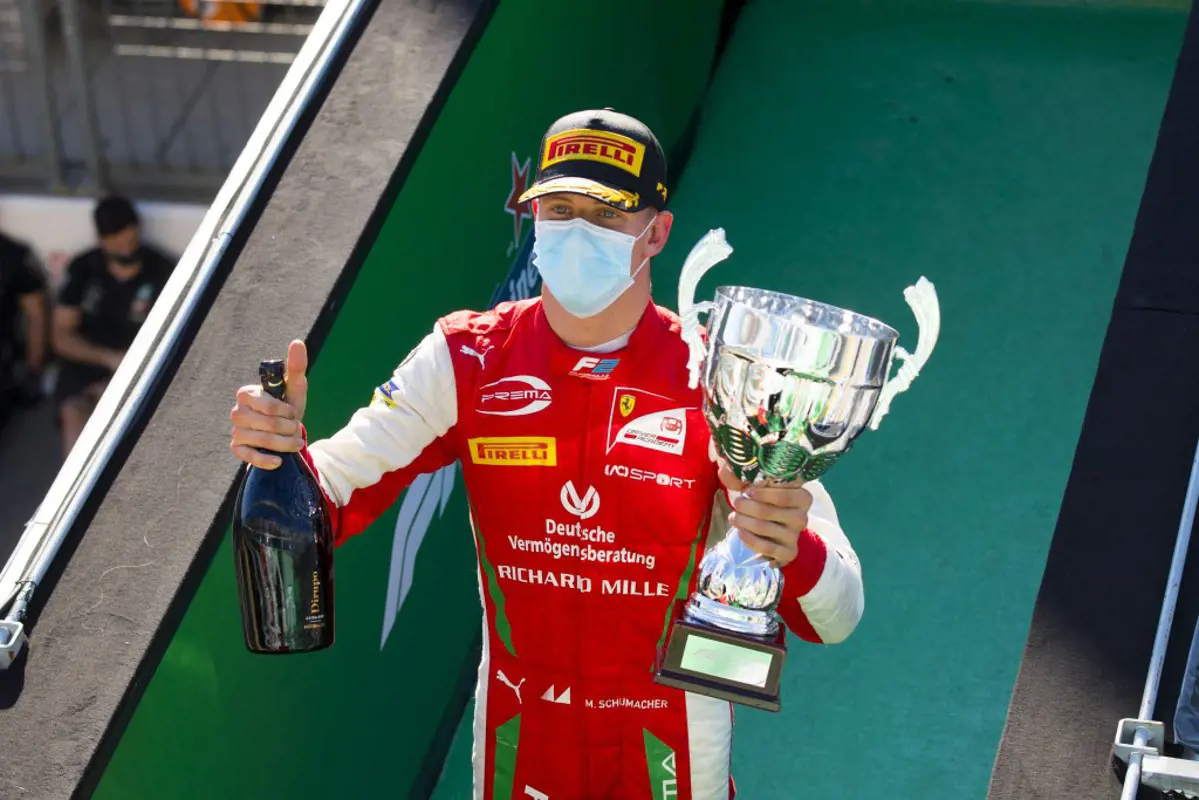 Mick Schumacher jövőre az F1-ben versenyez