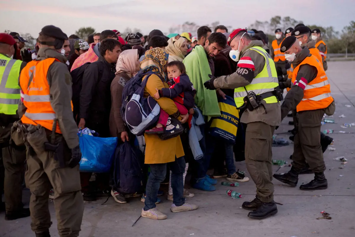 Hiába a tálib nyomulás, Ausztria kitoloncolja a menekültstátusszal nem rendelkező afgánokat